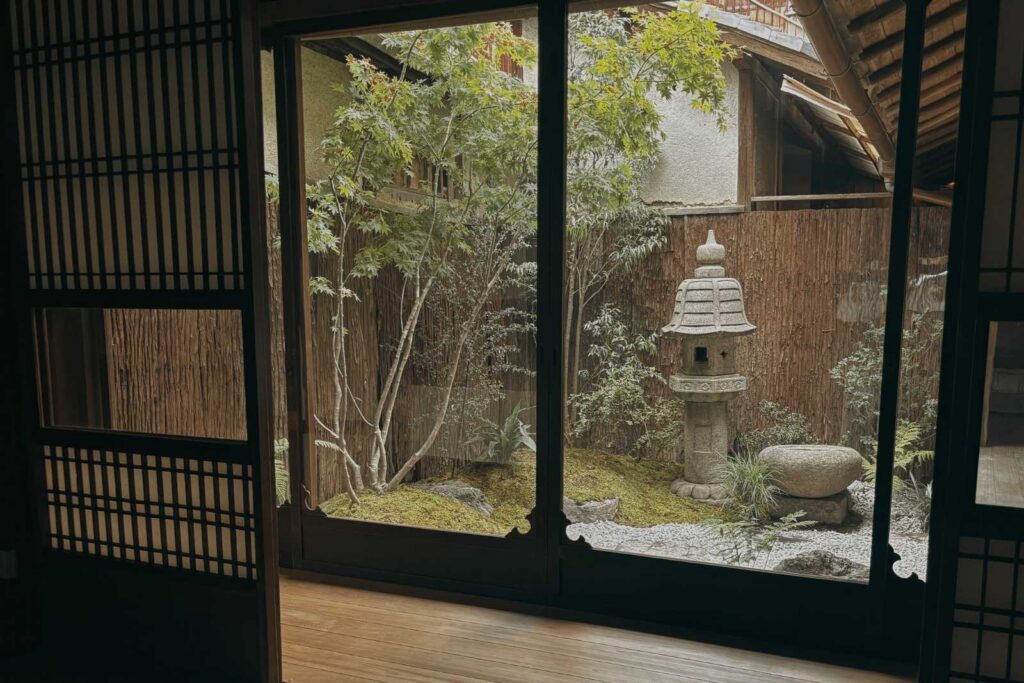 西大黒町の茶室からの眺め